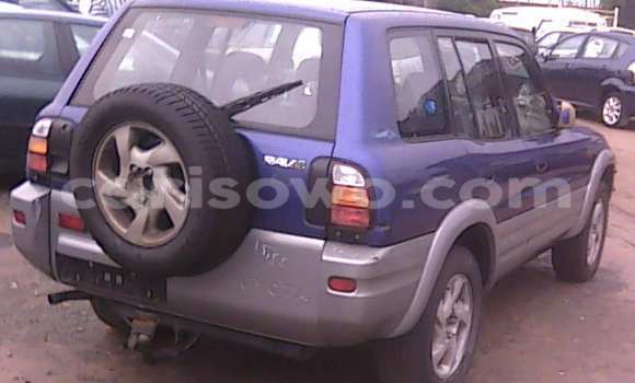 Sayi Na hannu Toyota RAV4 Blue Mota in Porto Novo a Benin Sayi Na hannu Toyota RAV4 Blue Mota in Porto Novo a Benin
