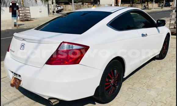 Ra Àlòkù Honda Accord funfun Ọkọ̀ in Cotonou ni Benin Ra Àlòkù Honda Accord funfun Ọkọ̀ in Cotonou ni Benin