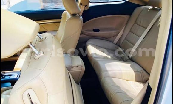 Ra Àlòkù Honda Accord funfun Ọkọ̀ in Cotonou ni Benin Ra Àlòkù Honda Accord funfun Ọkọ̀ in Cotonou ni Benin