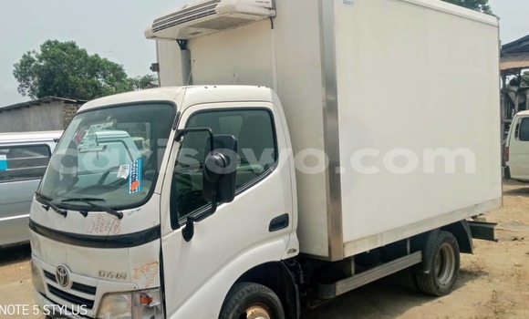 Acheter Import Voiture Toyota Dyna Blanc à Cotonou, Benin Acheter Import Voiture Toyota Dyna Blanc à Cotonou, Benin