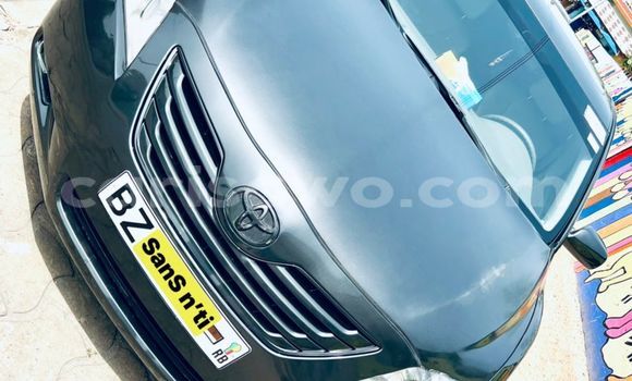 Sayi Sabo Toyota Camry Azurfa Mota in Cotonou a Benin Sayi Sabo Toyota Camry Azurfa Mota in Cotonou a Benin