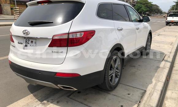 Acheter Occasion Voiture Hyundai Santa Fe Blanc à Cotonou, Benin Acheter Occasion Voiture Hyundai Santa Fe Blanc à Cotonou, Benin