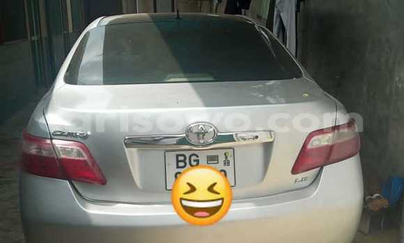 Sayi Na hannu Toyota Camry Azurfa Mota in Cotonou a Benin