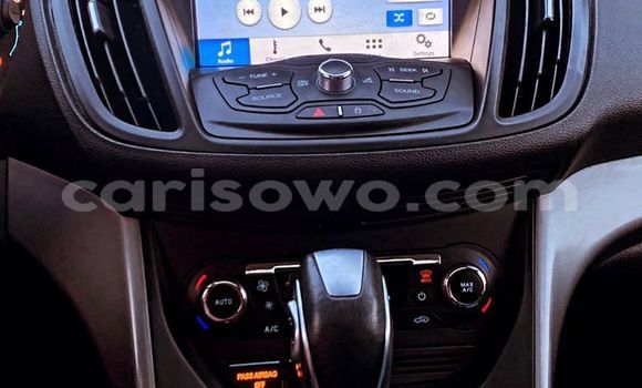 Acheter Occasion Voiture Ford Escape Blanc à Abomey Calavi, Benin Acheter Occasion Voiture Ford Escape Blanc à Abomey Calavi, Benin