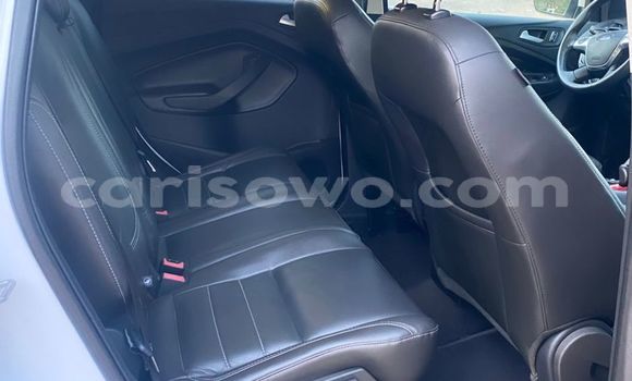 Acheter Occasion Voiture Ford Escape Blanc à Abomey Calavi, Benin Acheter Occasion Voiture Ford Escape Blanc à Abomey Calavi, Benin