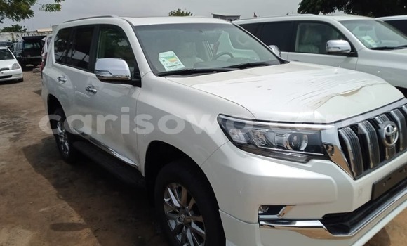 Acheter Occasion Voiture Toyota Land Cruiser Prado Blanc à Cotonou, Benin Acheter Occasion Voiture Toyota Land Cruiser Prado Blanc à Cotonou, Benin