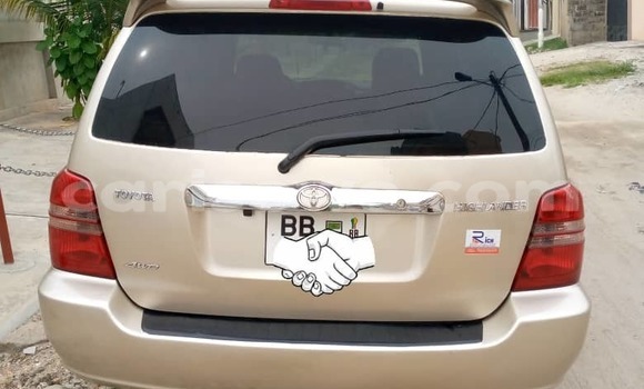 Sayi Na hannu Toyota Highlander Azurfa Mota in Cotonou a Benin Sayi Na hannu Toyota Highlander Azurfa Mota in Cotonou a Benin