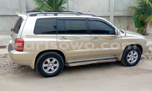Sayi Na hannu Toyota Highlander Azurfa Mota in Cotonou a Benin Sayi Na hannu Toyota Highlander Azurfa Mota in Cotonou a Benin