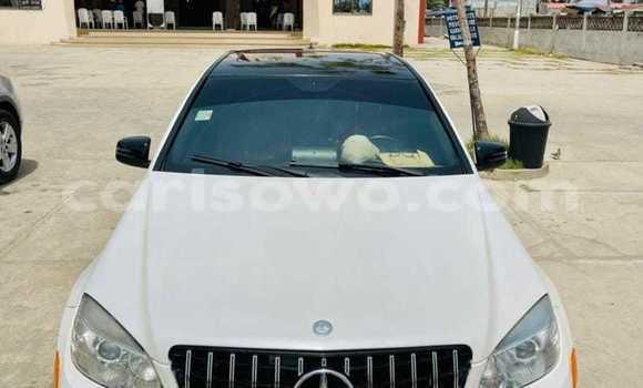 Sayi Na hannu Mercedes-Benz C–Class White Mota in Cotonou a Benin