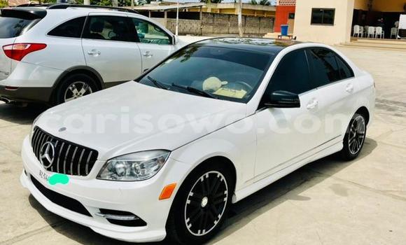 Sayi Na hannu Mercedes-Benz C–Class White Mota in Cotonou a Benin Sayi Na hannu Mercedes-Benz C–Class White Mota in Cotonou a Benin
