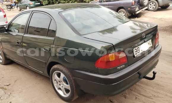 Ra Àlòkù Toyota Avensis Alawọ ewe Ọkọ̀ in Cotonou ni Benin
