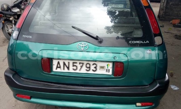 Ra Àlòkù Toyota Corolla II Alawọ ewe Ọkọ̀ in Cotonou ni Benin