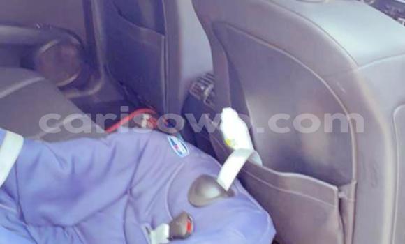 Sayi Na hannu Mercedes-Benz C–Class White Mota in Abomey Calavi a Benin Sayi Na hannu Mercedes-Benz C–Class White Mota in Abomey Calavi a Benin