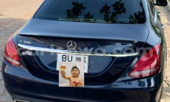 Ra Àlòkù Mercedes-Benz C–Class Black Ọkọ̀ in Cotonou ni Benin