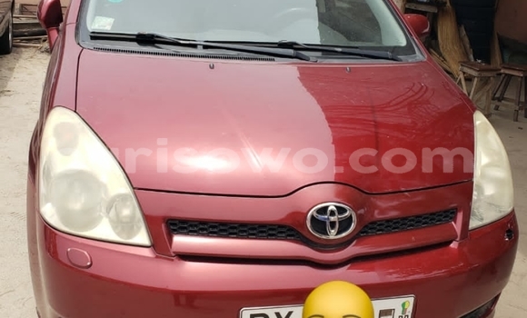 Acheter Occasion Voiture Toyota Corolla Verso Rouge à Cotonou, Benin Acheter Occasion Voiture Toyota Corolla Verso Rouge à Cotonou, Benin