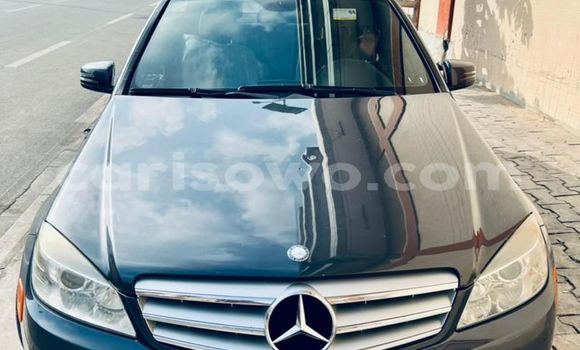 Sayi Na hannu Mercedes-Benz 300–Series Black Mota in Cotonou a Benin