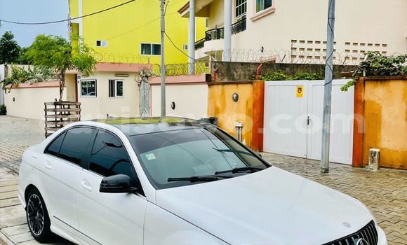 Ra Àlòkù Mercedes-Benz C–Class funfun Ọkọ̀ in Cotonou ni Benin Ra Àlòkù Mercedes-Benz C–Class funfun Ọkọ̀ in Cotonou ni Benin