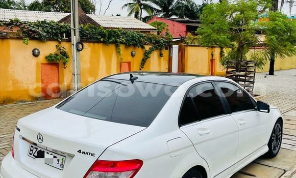 Ra Àlòkù Mercedes-Benz C–Class funfun Ọkọ̀ in Cotonou ni Benin Ra Àlòkù Mercedes-Benz C–Class funfun Ọkọ̀ in Cotonou ni Benin