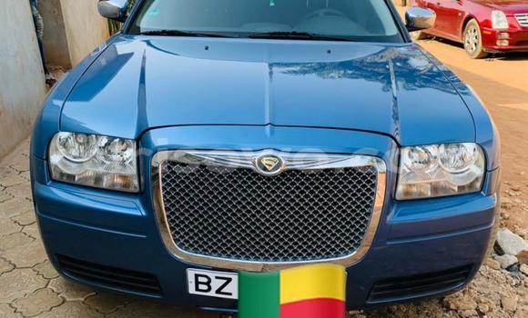 Ra Àlòkù Chrysler 300 Blue Ọkọ̀ in Cotonou ni Benin