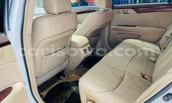 Ra Àlòkù Toyota Avalon funfun Ọkọ̀ in Abomey Calavi ni Benin Ra Àlòkù Toyota Avalon funfun Ọkọ̀ in Abomey Calavi ni Benin