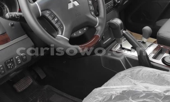 Ra Tuntun Mitsubishi Pajero Black Ọkọ̀ in Cotonou ni Benin Ra Tuntun Mitsubishi Pajero Black Ọkọ̀ in Cotonou ni Benin