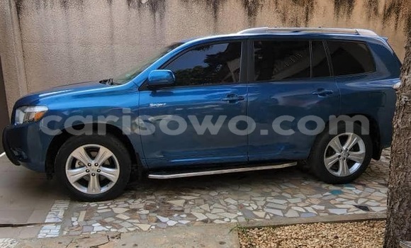 Acheter Occasion Voiture Toyota Highlander Bleu à Cotonou, Benin Acheter Occasion Voiture Toyota Highlander Bleu à Cotonou, Benin