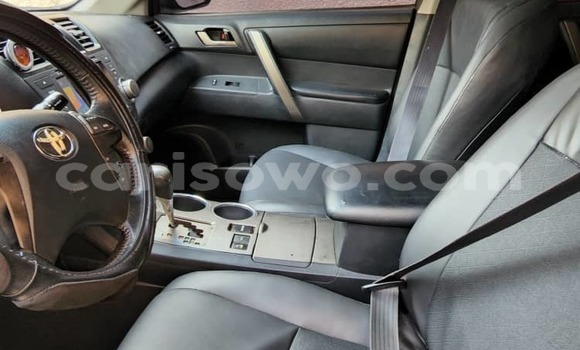 Acheter Occasion Voiture Toyota Highlander Bleu à Cotonou, Benin Acheter Occasion Voiture Toyota Highlander Bleu à Cotonou, Benin
