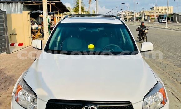 Acheter Occasion Voiture Toyota RAV4 Blanc à Cotonou, Benin