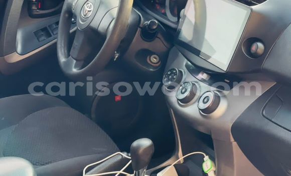 Sayi Na hannu Toyota RAV4 White Mota in Cotonou a Benin Sayi Na hannu Toyota RAV4 White Mota in Cotonou a Benin