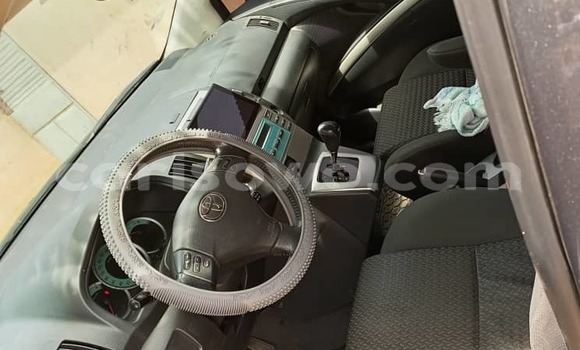 Acheter Occasion Voiture Toyota Corolla Verso Gris à Cotonou, Benin Acheter Occasion Voiture Toyota Corolla Verso Gris à Cotonou, Benin