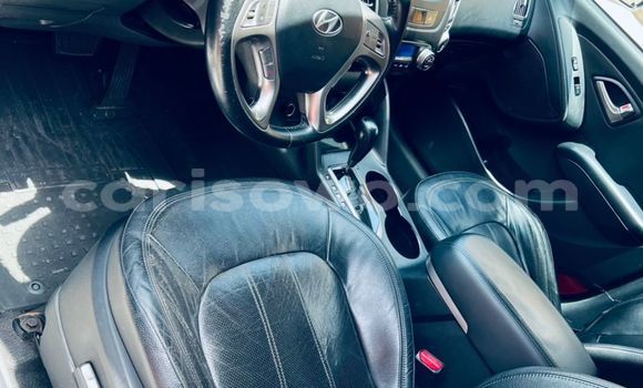 Acheter Occasion Voiture Hyundai Tucson Gris à Cotonou, Benin Acheter Occasion Voiture Hyundai Tucson Gris à Cotonou, Benin