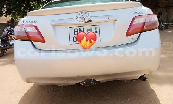 Sayi Na hannu Toyota Camry Azurfa Mota in Abomey Calavi a Benin