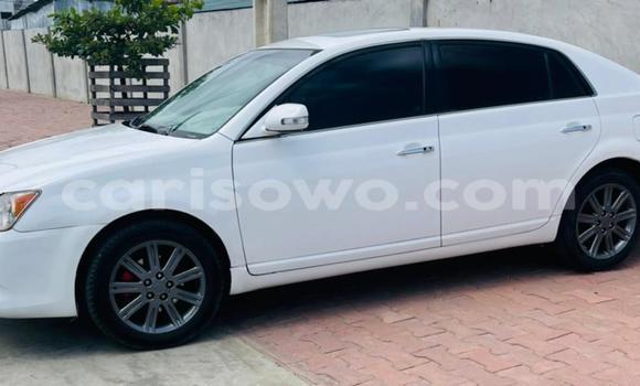 Ra Àlòkù Toyota Avalon funfun Ọkọ̀ in Cotonou ni Benin Ra Àlòkù Toyota Avalon funfun Ọkọ̀ in Cotonou ni Benin