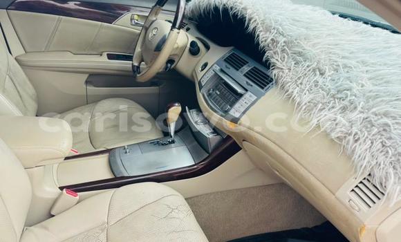 Ra Àlòkù Toyota Avalon funfun Ọkọ̀ in Cotonou ni Benin Ra Àlòkù Toyota Avalon funfun Ọkọ̀ in Cotonou ni Benin