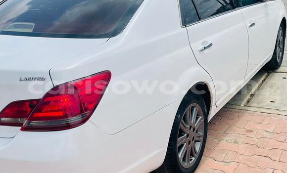 Ra Àlòkù Toyota Avalon funfun Ọkọ̀ in Cotonou ni Benin Ra Àlòkù Toyota Avalon funfun Ọkọ̀ in Cotonou ni Benin