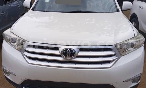 Sayi Imported Toyota Highlander White Mota in Cotonou a Benin Sayi Imported Toyota Highlander White Mota in Cotonou a Benin