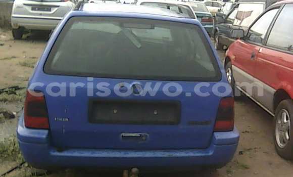 Acheter Occasion Voiture Volkswagen Passat Bleu à Porto Novo, Benin Acheter Occasion Voiture Volkswagen Passat Bleu à Porto Novo, Benin