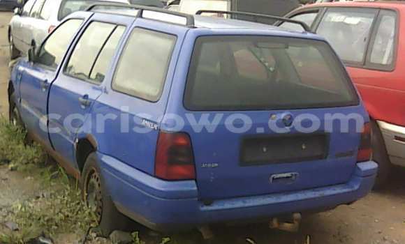 Acheter Occasion Voiture Volkswagen Passat Bleu à Porto Novo, Benin Acheter Occasion Voiture Volkswagen Passat Bleu à Porto Novo, Benin