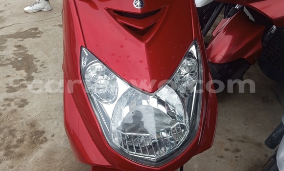 Sayi Na hannu Yamaha CygnusX Red Motsi in Cotonou a Benin