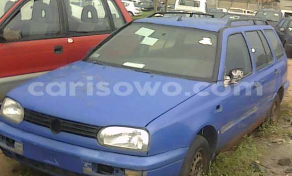 Acheter Occasion Voiture Volkswagen Passat Bleu à Porto Novo, Benin Acheter Occasion Voiture Volkswagen Passat Bleu à Porto Novo, Benin