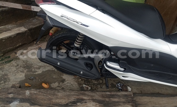 Ra Àlòkù Honda PCX funfun Mọto in Cotonou ni Benin Ra Àlòkù Honda PCX funfun Mọto in Cotonou ni Benin