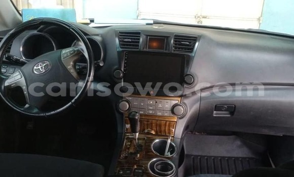 Sayi Na hannu Toyota Highlander White Mota in Abomey Calavi a Benin Sayi Na hannu Toyota Highlander White Mota in Abomey Calavi a Benin