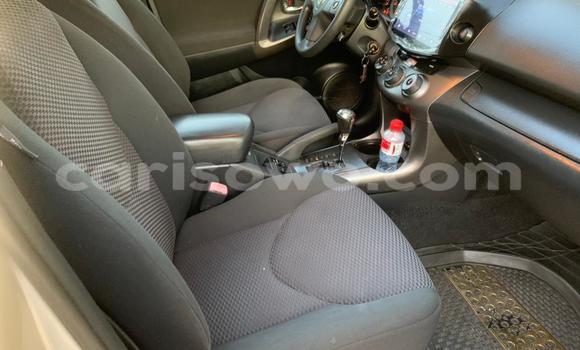 Sayi Na hannu Toyota RAV4 Azurfa Mota in Abomey Calavi a Benin Sayi Na hannu Toyota RAV4 Azurfa Mota in Abomey Calavi a Benin