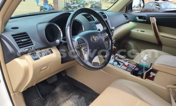 Buy Used Toyota Highlander White Car in Abomey Calavi in Benign Buy Used Toyota Highlander White Car in Abomey Calavi in Benign