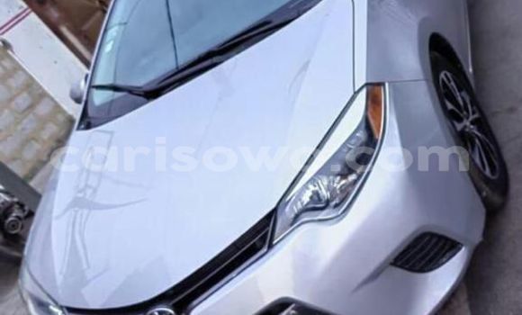 Sayi Na hannu Toyota Corolla II Azurfa Mota in Abomey Calavi a Benin Sayi Na hannu Toyota Corolla II Azurfa Mota in Abomey Calavi a Benin