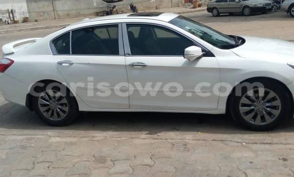 Sayi Na hannu Honda Accord White Mota in Abomey Calavi a Benin Sayi Na hannu Honda Accord White Mota in Abomey Calavi a Benin