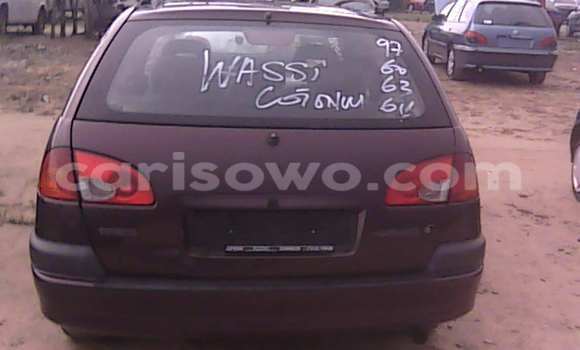 Acheter Occasion Voiture Toyota Avensis Rouge à Porto Novo, Benin Acheter Occasion Voiture Toyota Avensis Rouge à Porto Novo, Benin