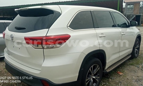 Sayi Imported Toyota Highlander White Mota in Cotonou a Benin Sayi Imported Toyota Highlander White Mota in Cotonou a Benin