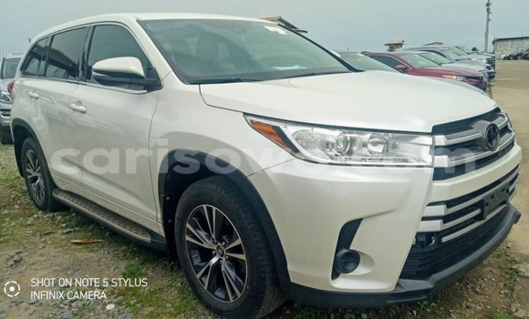 Sayi Imported Toyota Highlander White Mota in Cotonou a Benin Sayi Imported Toyota Highlander White Mota in Cotonou a Benin