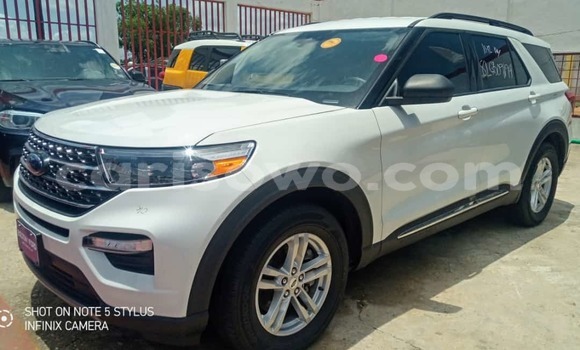 Sayi Imported Ford Explorer White Mota in Cotonou a Benin Sayi Imported Ford Explorer White Mota in Cotonou a Benin